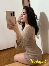 abril-escort-via-kinky-6825f7406f455c0013cfec02