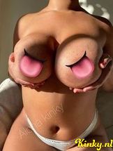 aïcha-virtual-sex-via-kinky-684fe68d31f4b00013ba3ead