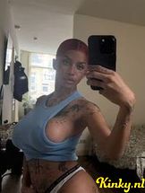 novva-escort-via-kinky-68dd3ac7034a850013eaa676
