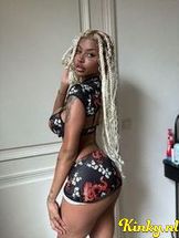 novva-escort-via-kinky-68dbcfcc2f74810013c8407e