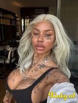 Novva - NL geile exotische ebony & groene ogen