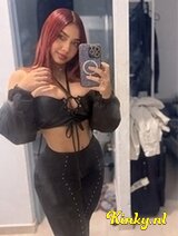 Gia - English speaking Colombian Party babe