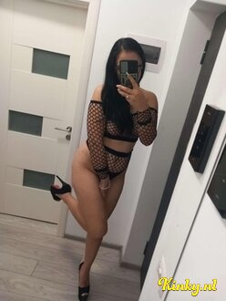 melania-escort-via-kinky-687031e54783f70013b137c4