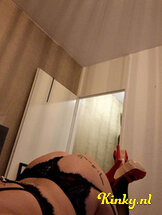 jennifer-bdsm-via-kinky-6895c9227266d20013b9370c