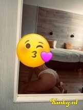 nicoll-escort-via-kinky-683705723cd0cf00131c94f4