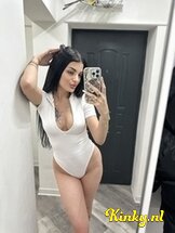 alice-escort-via-kinky-6880f218375bfd00131939d7