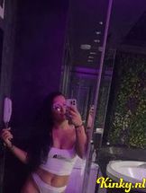 naomi-escort-via-kinky-690a06ed2ae1c7001222f255