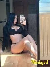 amirah-prive-ontvangst-via-kinky-698229d22ec2c000132c00aa