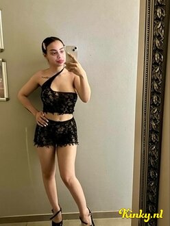 roxy-escort-via-kinky-6839a4c66f455c0013d00c31