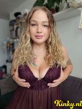 nicky-virtual-sex-via-kinky-68e3693f4884f30013e8af17