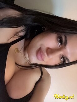seline-virtual-sex-via-kinky-683f2bf743e4b9001386e028