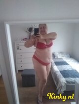 Noemi - rijpe mollige sexy