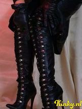 meesteres-darcy-bdsm-via-kinky-68b6a258c6b8b100141b51e5
