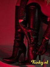 meesteres-darcy-bdsm-via-kinky-693ec0179b028e0014b57c53