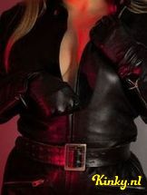 meesteres-darcy-bdsm-via-kinky-69406b5fd3137d0013bc06fc