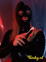 meesteres-darcy-bdsm-via-kinky-688fae0d6f455c0013d0a32a