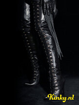 meesteres-darcy-bdsm-via-kinky-685c0b203cd0cf00131cd53e