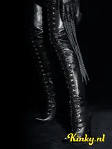 meesteres-darcy-bdsm-via-kinky-685c0b203cd0cf00131cd53e