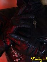 meesteres-darcy-bdsm-via-kinky-690cb12eaef88e0013c9b65b