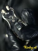 meesteres-darcy-bdsm-via-kinky-6947d445df7d040013edbc2a