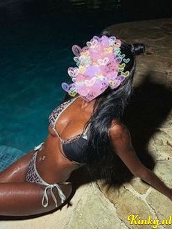 cleopatra-escort-via-kinky-6904c825c0682f0013e01b1a