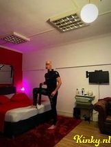 meester-kevin-bdsm-via-kinky-684fe2d543e4b9001386f7db