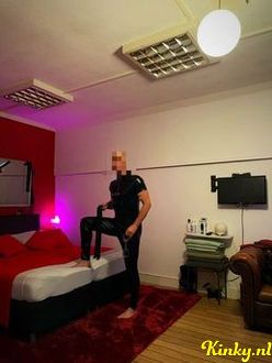 meester-kevin-bdsm-via-kinky-684fe2d543e4b9001386f7db