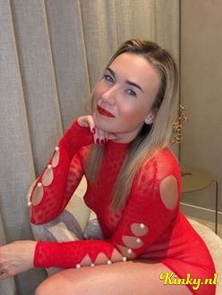 larissa-virtual-sex-via-kinky-69788e705ed0c0001212a744