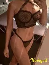 Scarlet - Slanke vrouw wil sex