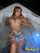 adhara-prive-ontvangst-via-kinky-697f8fa6bb927a00130a4af5