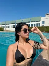 Nicole - I came back, baby Young sexy and accommodating 