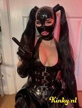 mistress-eva-bdsm-via-kinky-685ead73b04b8d00132e02fb