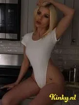 nicole-virtual-sex-via-kinky-69640c4272525600137ddb16