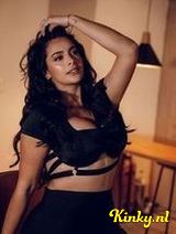 Violeta - sweet and sensual Latina