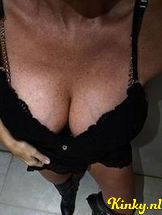 dominatrix-virtual-sex-via-kinky-68f74c6ec0682f0013e001f1