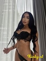 Samantha - Beautiful Colombian a few days in the city