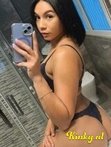 Victoria - A sexy and curious girl, new to NL.