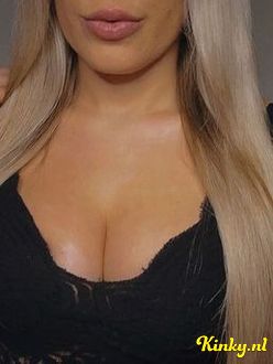 sophie-virtual-sex-via-kinky-699346225eeaba00131ad282