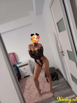 sara-escort-via-kinky-691a8a07c0682f0013e038df