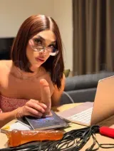 Asly - 💋Girl with extra big cock back in town 🍆🍼
