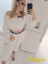 eveina-escort-via-kinky-6880e469375bfd00131939ae