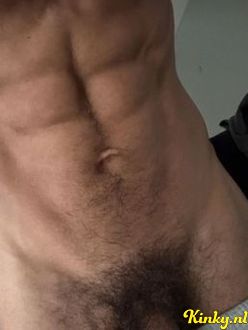 elias-escort-via-kinky-68c41cfec6c1e00013da82ad
