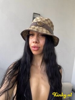 giulia-escort-via-kinky-6880c31f31f4b00013ba8e78