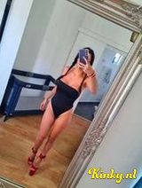 Sarah - New in your city for a short time!