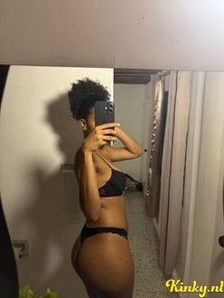 sofía-virtual-sex-via-kinky-68ade2df7266d20013b95f00