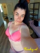 Yvonne - New Greek girl , I love hard sex