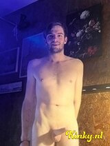 Bart - Sensueel,onderdanig of leidend bi boy met ervaring