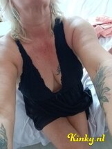 merlina-escort-via-kinky-688cd4a73cd0cf00131d23a5