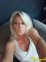 merlina-escort-via-kinky-68b42357c6b8b100141b502c