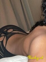 perla-erotische-massage-via-kinky-688b6160375bfd0013194c2f